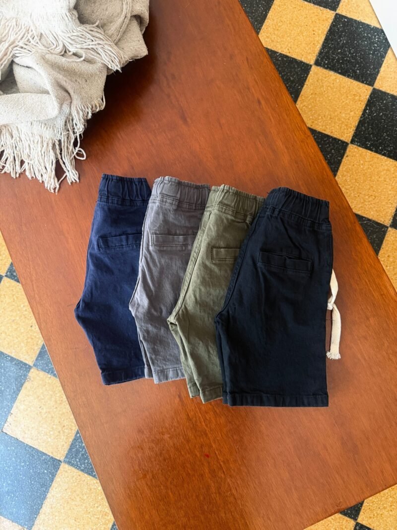 Bermuda Jogger elastisada corte chino con cordón