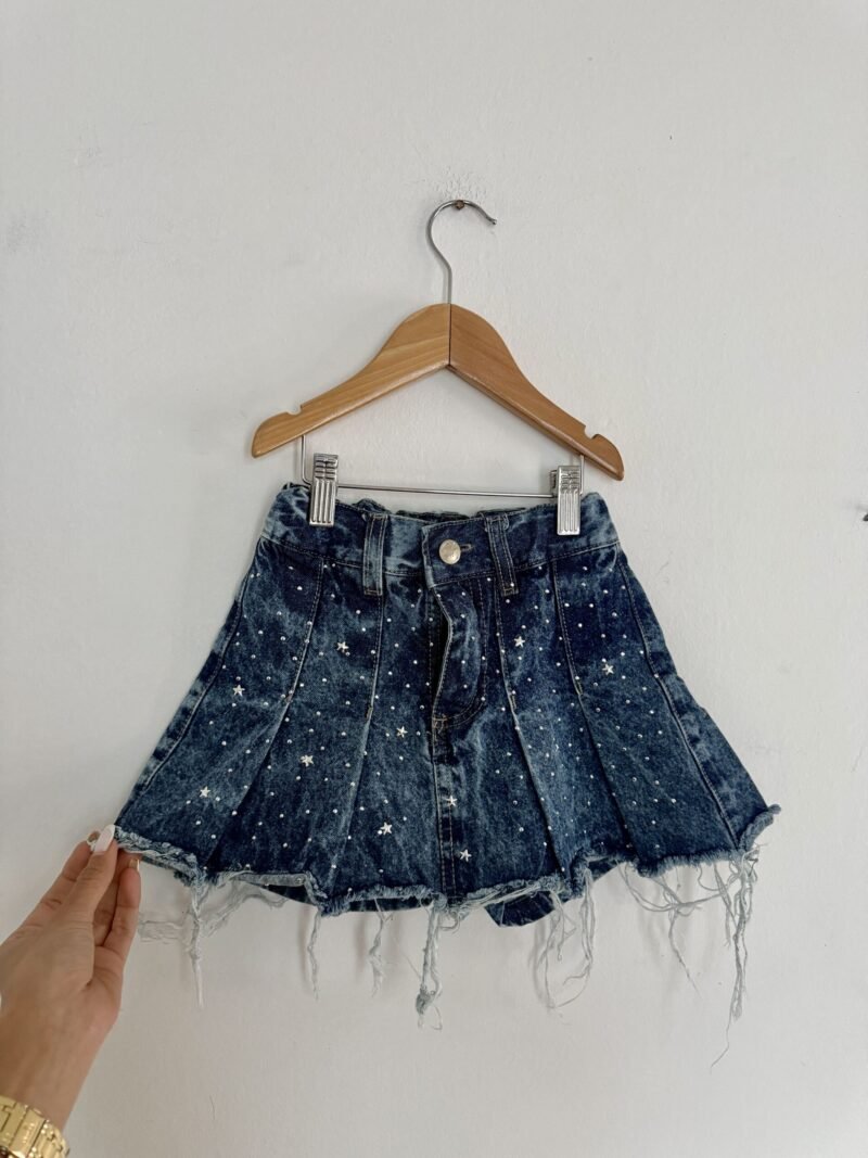 Short pollera tableada con strass