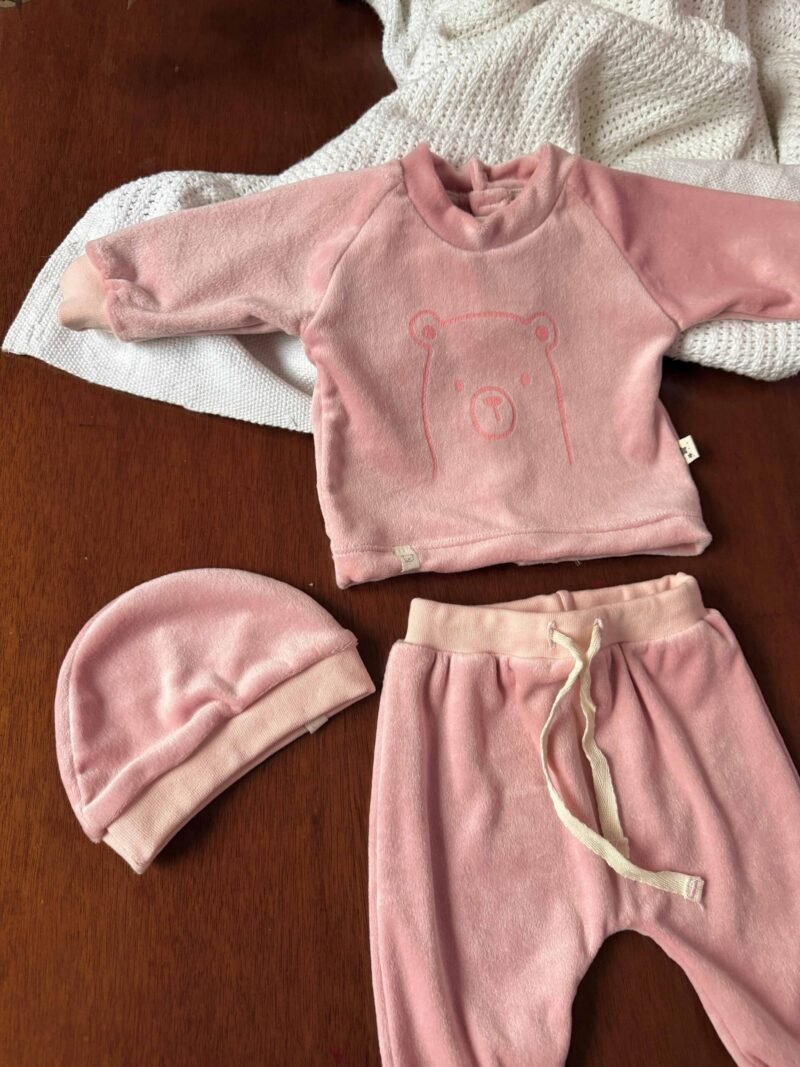 Conjunto plush liviano