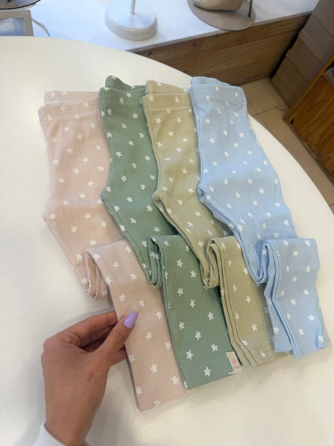 Calza morley estampada con estrellas