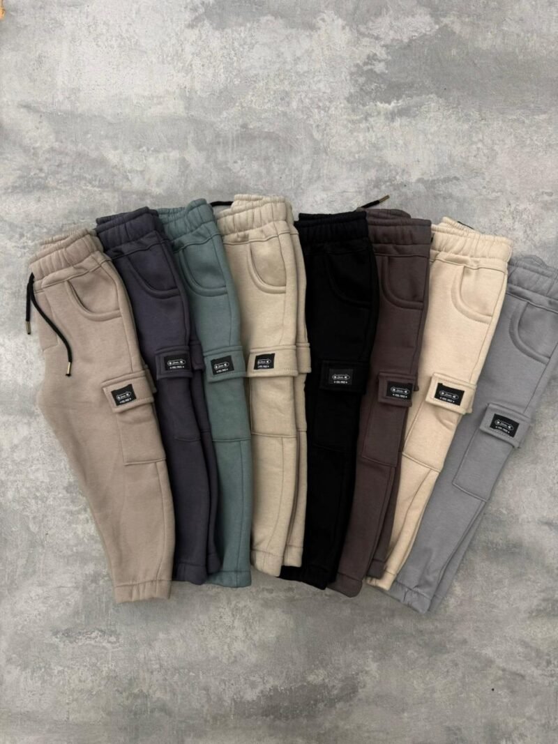 1 JOGGING CARGO CON PUÑO FRISADO