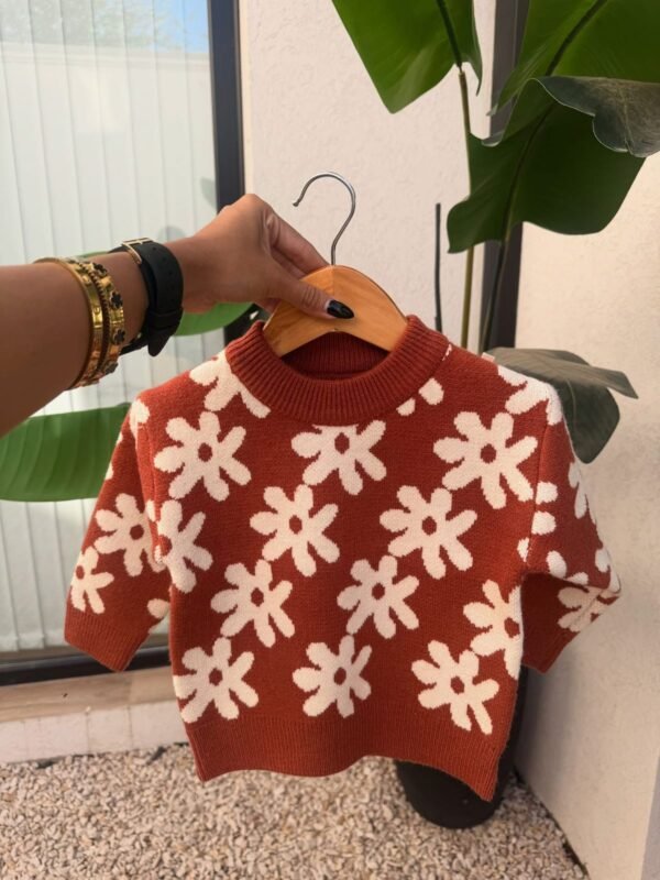 SWEATER IMPORTADO FLOR CUELLO REDONDO