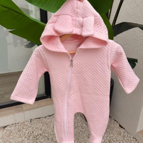 ENTERO MATELASSE CON CAPUCHA CON OREJITAS