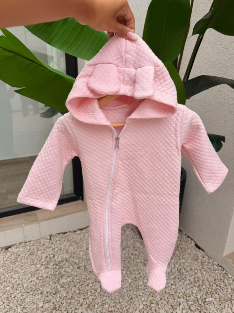 ENTERO MATELASSE CON CAPUCHA CON OREJITAS