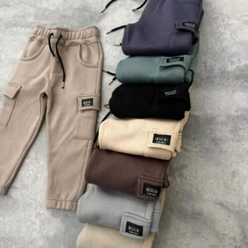 2 JOGGING CARGO CON PUÑO FRISADO