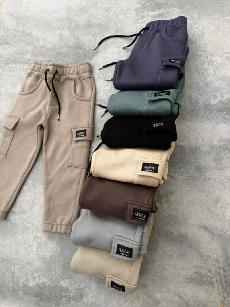 2 JOGGING CARGO CON PUÑO FRISADO