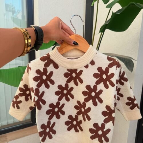 SWEATER IMPORTADO FLOR CUELLO REDONDO
