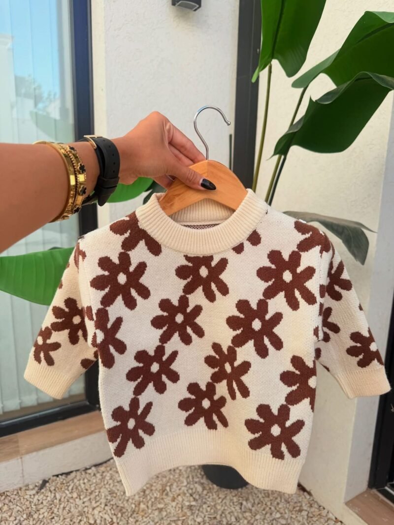 SWEATER IMPORTADO FLOR CUELLO REDONDO