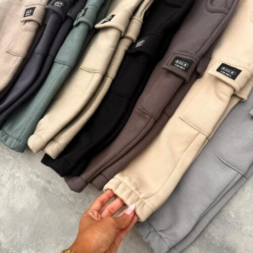 3 JOGGING CARGO CON PUÑO FRISADO