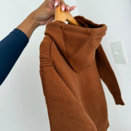 SWEATER IMPORTADO CON CAPUCHA