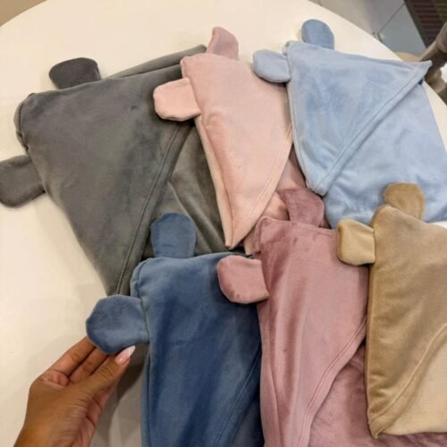 MANTA DE OSO CON CAPUCHA Y PIEL POR DENTRO