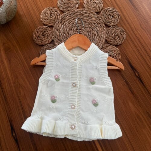 CHALECO IMPORTADO BORDADO CON BOTÓN