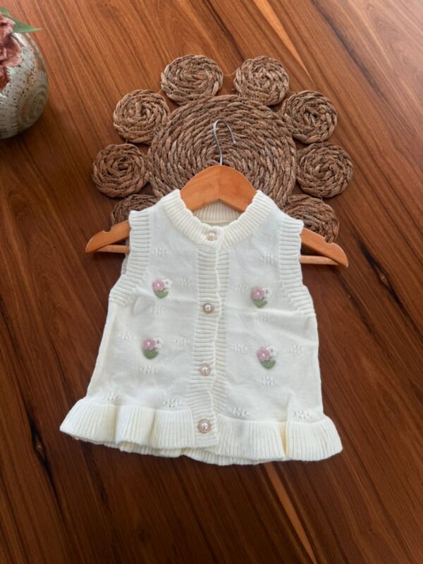 CHALECO IMPORTADO BORDADO CON BOTÓN