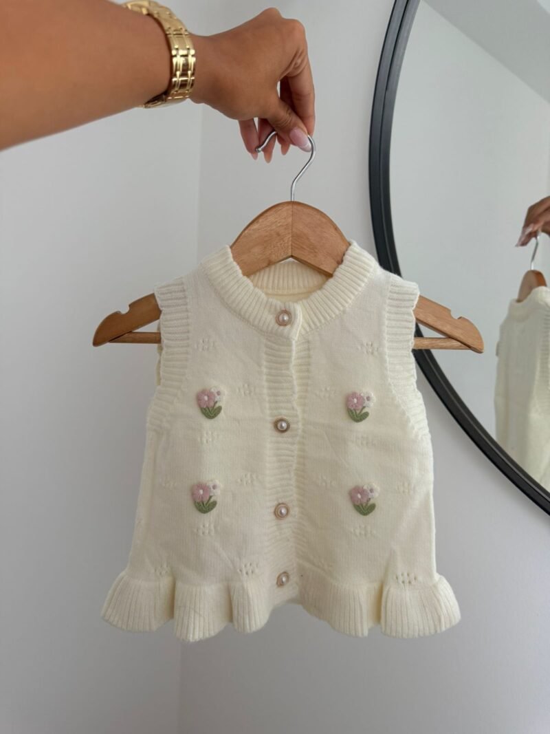 CHALECO IMPORTADO BORDADO CON BOTÓN