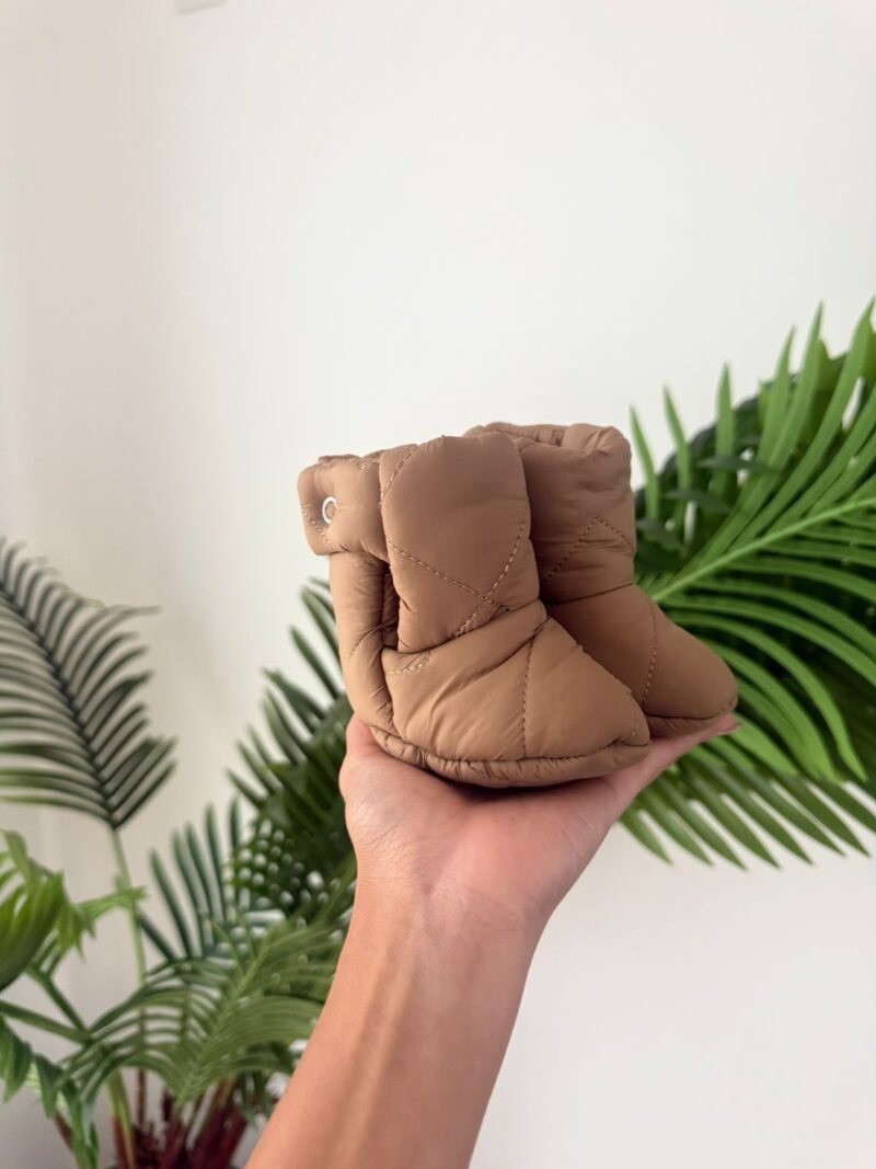 BOTAS IMPERMEABLES CON CORDERITO POR DENTRO
