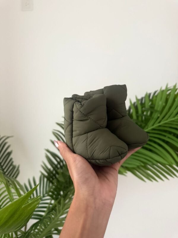 3 BOTAS IMPERMEABLES CON CORDERITO POR DENTRO