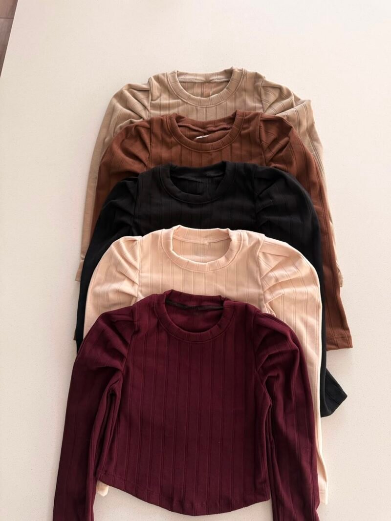 WhatsApp Image 2026-07-17 at 7.12.58 PM (1) SWEATER PRINCESA