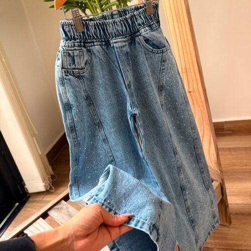 WhatsApp Image 2026-07-18 at 5.47.15 PM WID LEG FRUNCE CON STRASS Y RECORTE