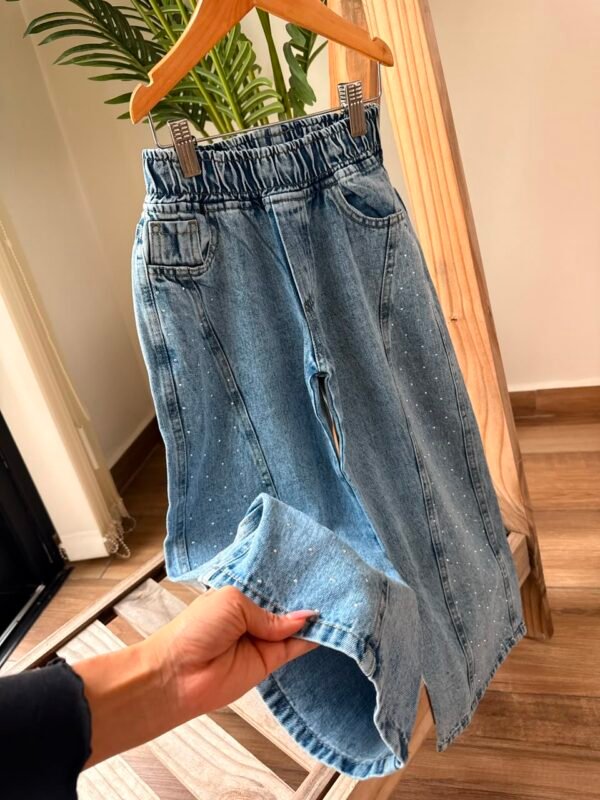 WhatsApp Image 2026-07-18 at 5.47.15 PM WID LEG FRUNCE CON STRASS Y RECORTE