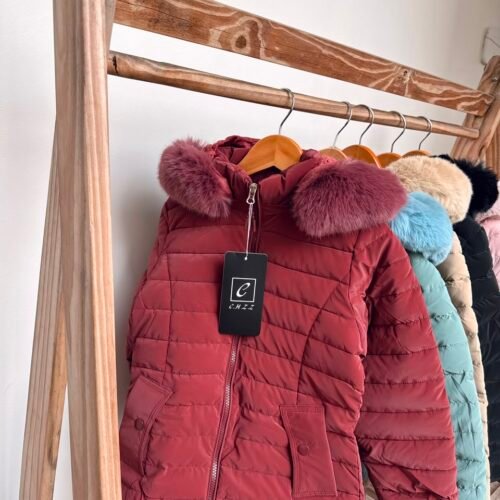 WhatsApp Image 2026-07-18 at 6.55.15 PM CAMPERA IMPORTADA PLUMA Y PIEL
