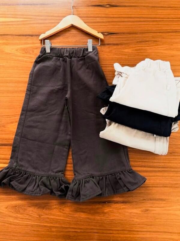 WhatsApp Image 2026-07-24 at 6.54.00 PM (1) PANTALON GABARDINA CON VOLADO