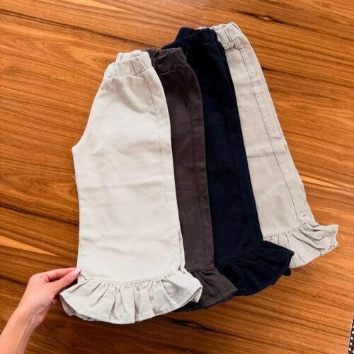 WhatsApp Image 2026-07-24 at 6.54.00 PM (3) PANTALON GABARDINA CON VOLADO
