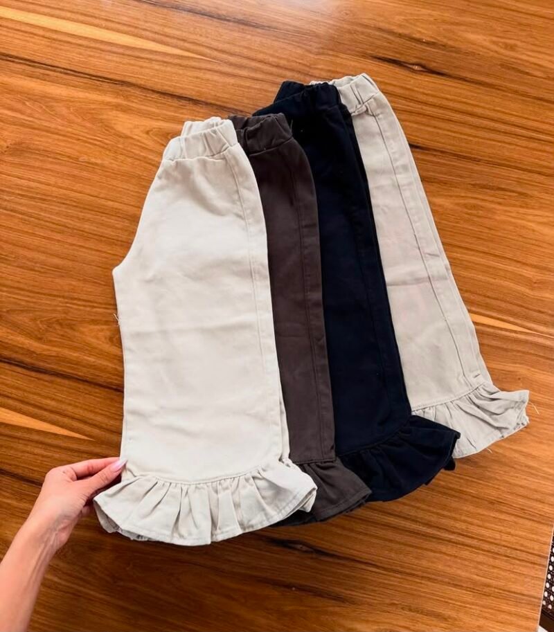 WhatsApp Image 2026-07-24 at 6.54.00 PM (3) PANTALON GABARDINA CON VOLADO