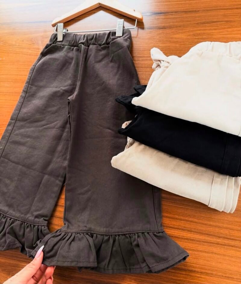 WhatsApp Image 2026-07-24 at 6.54.01 PM PANTALON GABARDINA CON VOLADO